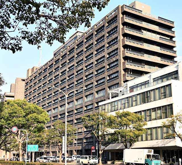 行政庁舎の外観
